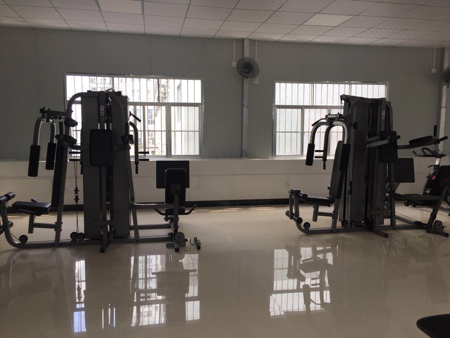 健身器材-广西第一人民医院职工健身房
